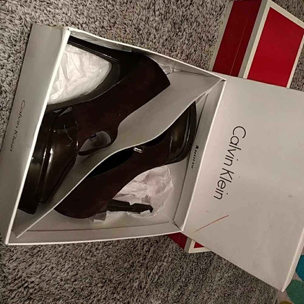 Authentic Calvin Klein Caprie patent/suede heel
